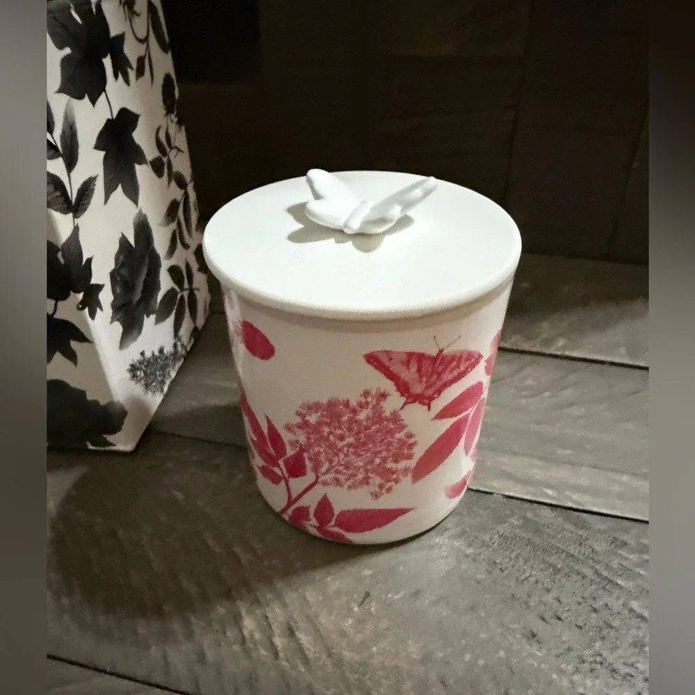 NWT PartyLite spring delight Scented Candle with Floral Design - Picture 2 of 6